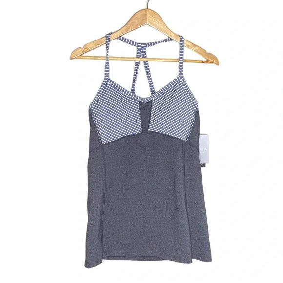 ✨NWT Athleta Gray Striped Built In Bra Fulfillment Tank Top Size Medium - Picture 2 of 9